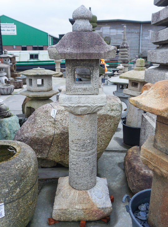 Kasuga Gata Ishidoro, Japanse Stenen Lantaarn - YO01010486