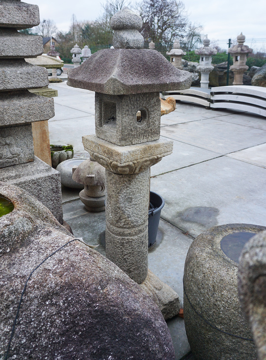Kasuga Gata Ishidoro, Japanse Stenen Lantaarn - YO01010486