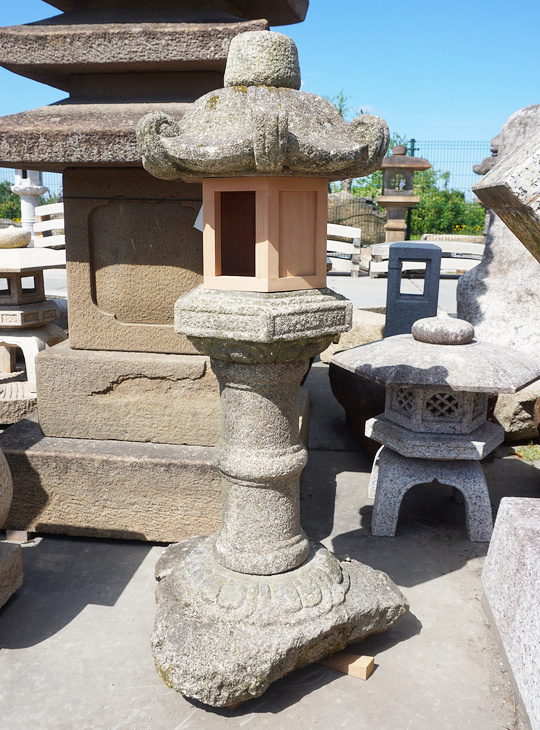 Kasuga Gata Ishidoro, Japanse Stenen Lantaarn - YO01010520