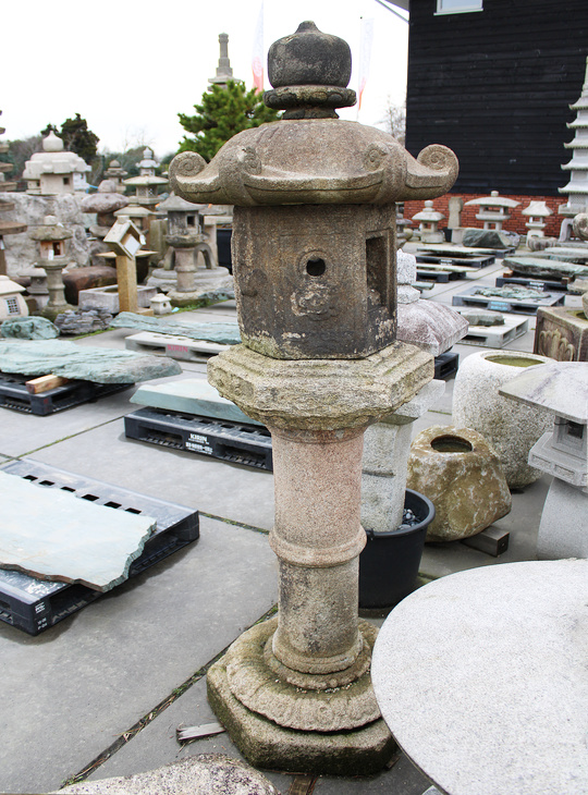 Kasuga Gata Ishidoro, Japanse Stenen Lantaarn - YO01010591