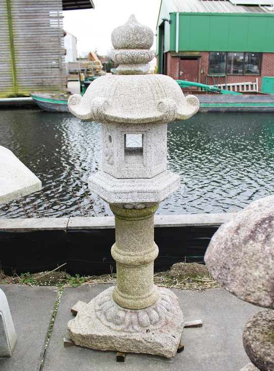 Kasuga Gata Ishidoro, Japanse Stenen Lantaarn - YO01010597