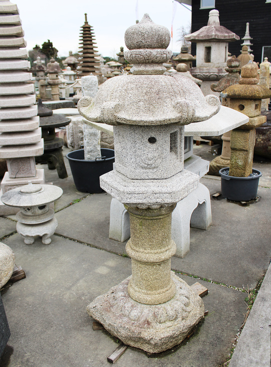 Kasuga Gata Ishidoro, Japanse Stenen Lantaarn - YO01010597