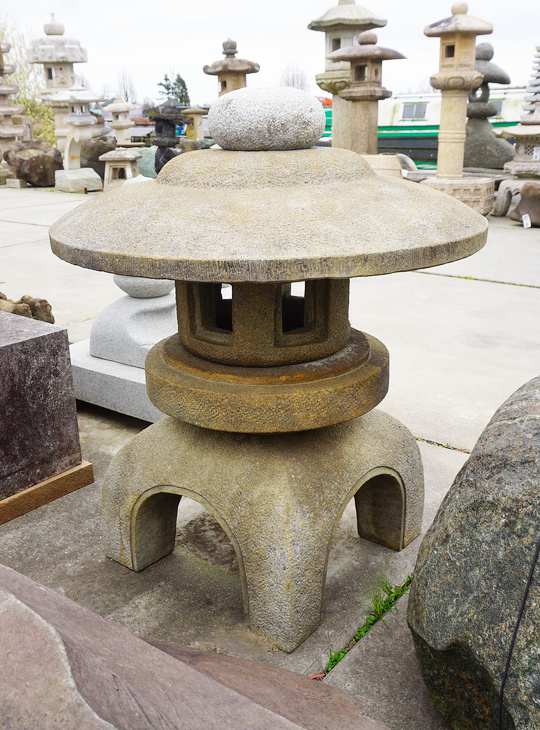 Kodai Maru Yukimi Gata Ishidoro, Japanse Stenen Lantaarn - YO01010526