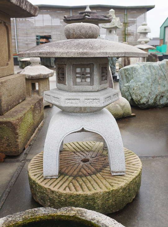 Kodai Yukimi Gata Ishidoro, Japanse Stenen Lantaarn - YO01010509