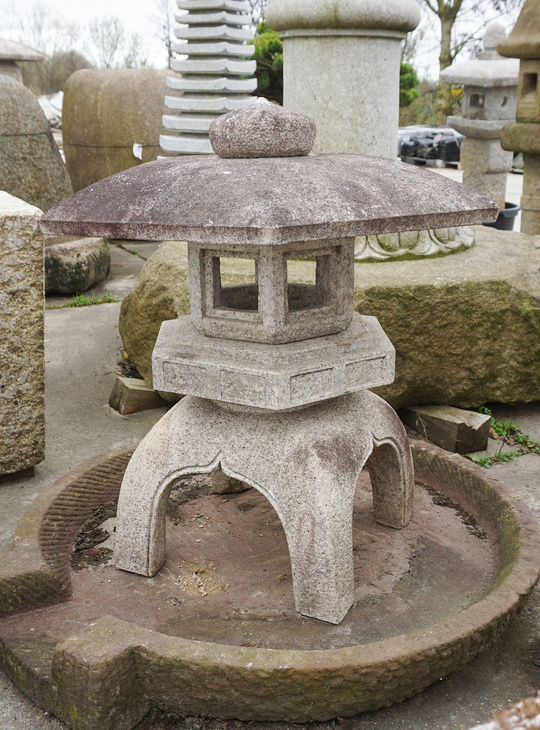 Koop Kodai Yukimi Gata Ishidoro, Japanse Stenen Lantaarn te koop - YO01010531