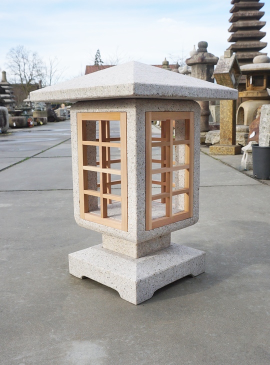 Komichi Ishidoro, Stenen Lantaarn - YO01020035