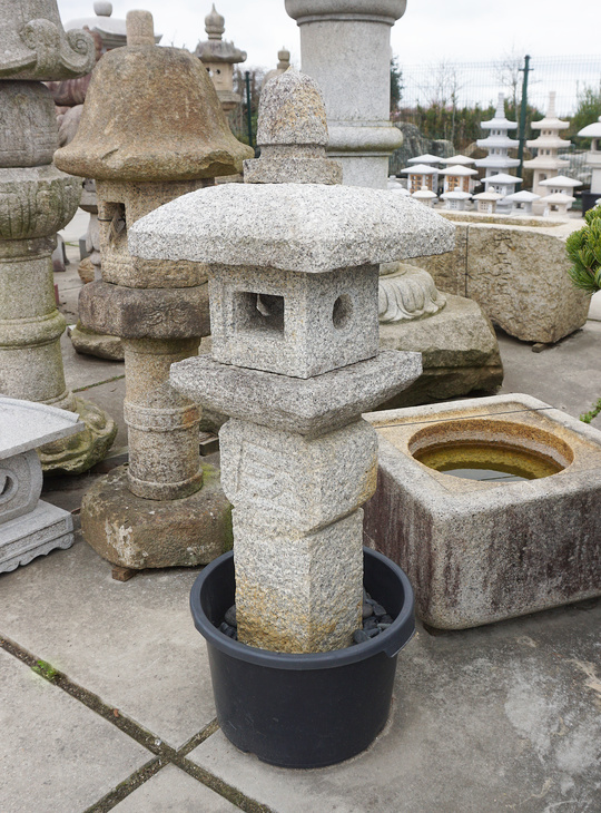 Koop Oribe Gata Ishidoro, Japanse Stenen Lantaarn te koop - YO01010528