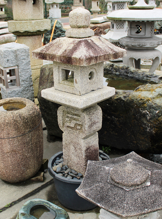 Koop Oribe Gata Ishidoro, Japanse Stenen Lantaarn te koop - YO01010568