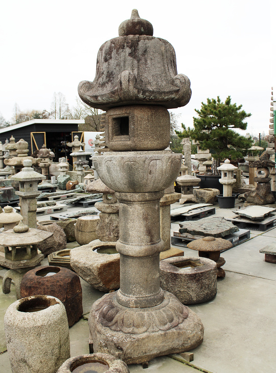 Rikyu Gata Ishidoro, Japanse Stenen Lantaarn - YO01010585