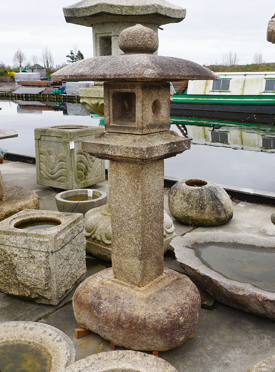Koop Shikaku Ishidoro, Japanse Stenen Lantaarn te koop - YO01010524