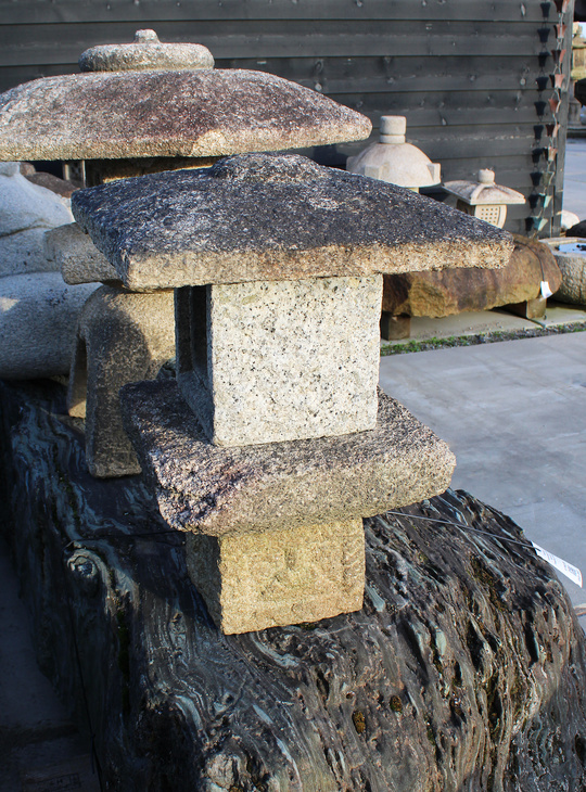 Shikaku Okigata Ishidoro, Japanse Stenen Lantaarn - YO01010612