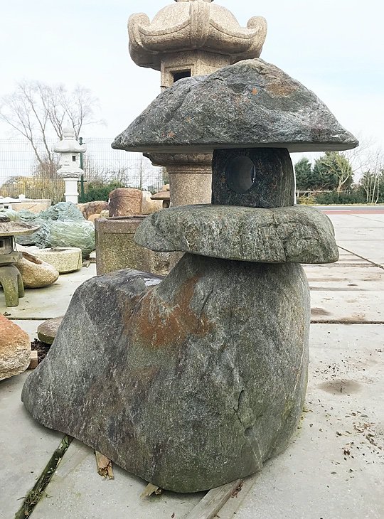 Koop Shikoku Yamadoro, Japanse Stenen Lantaarn te koop - YO01010057