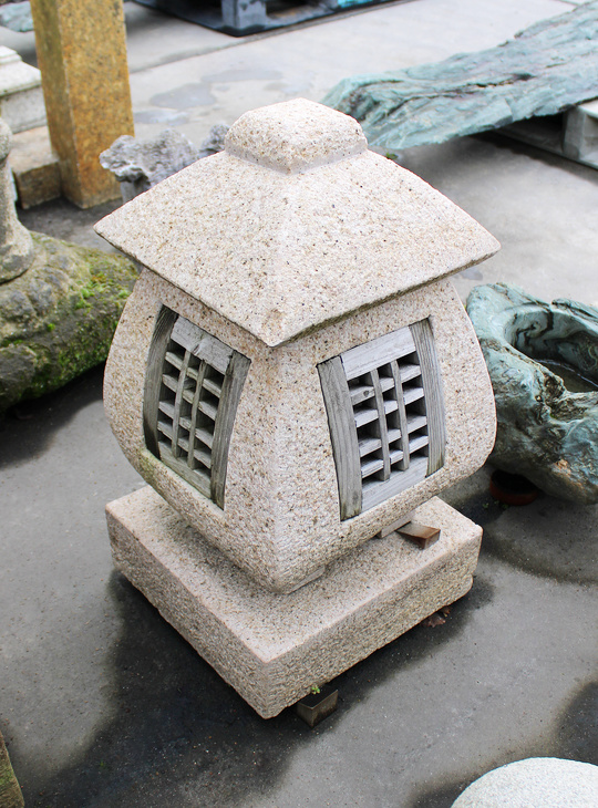 Tenkachaya Gata Ishidoro, Japanse Stenen Lantaarn - YO01010580