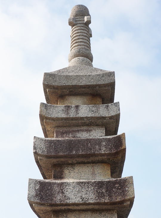 Nanaju Sekito, Japanese Stone Pagoda - YO02010018