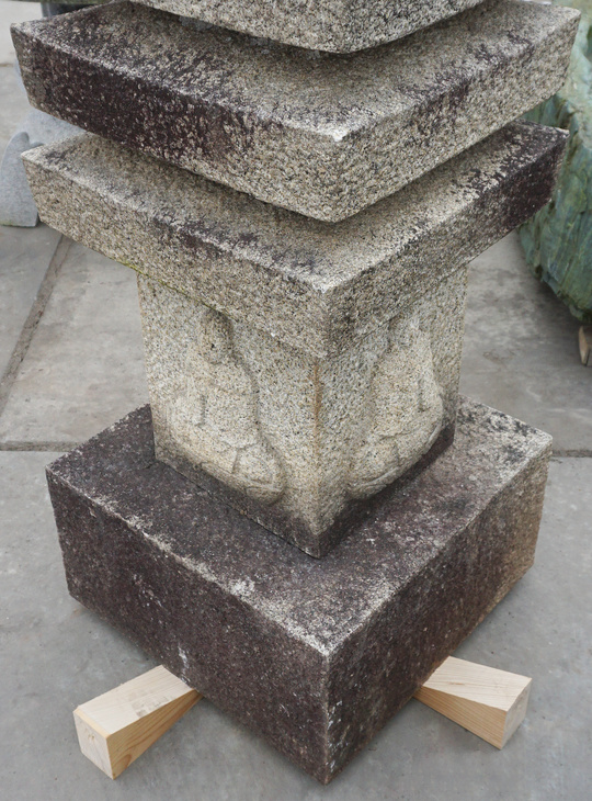 Shihobutsu Nanaju Sekito, Japanese Stone Pagoda - YO02010024