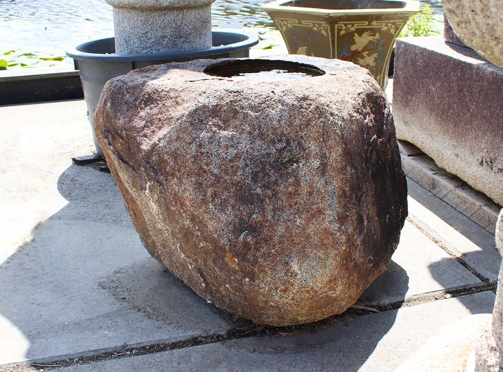 Buy Kurama Shizen-seki Chozubachi, Japanese Tsukubai Water Basin for sale - YO03010344