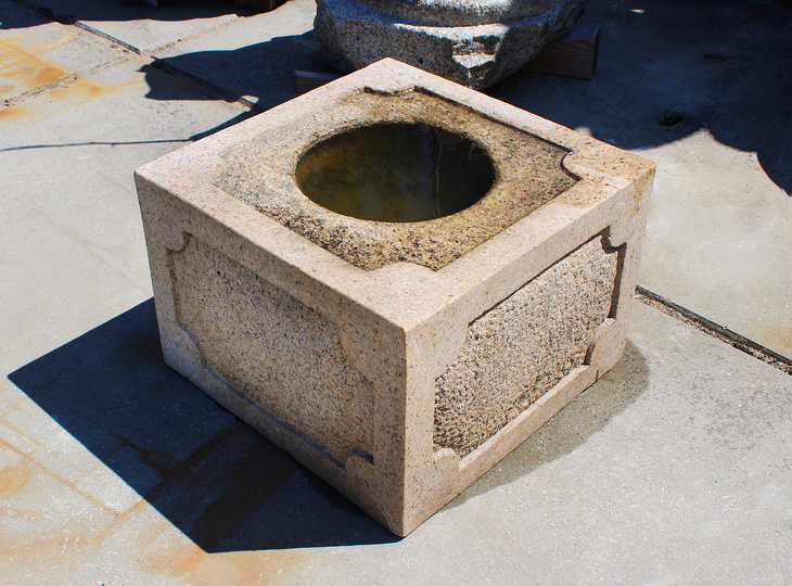 Buy Masugata Chozubachi, Japanese Tsukubai Water Basin for sale - YO03010365