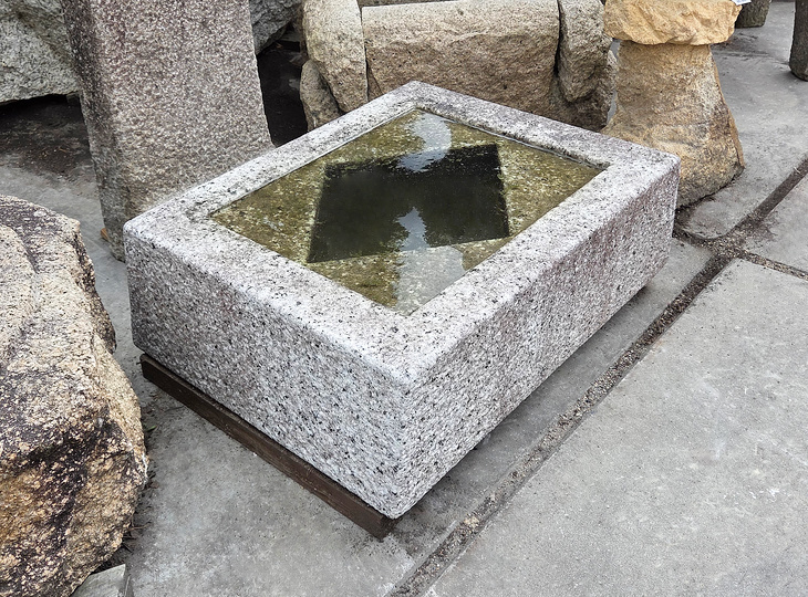 Masugata Chozubachi, Japanese Tsukubai Water Basin - YO03010367