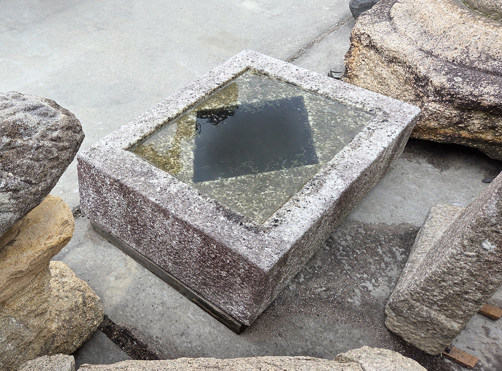Masugata Chozubachi, Japanese Tsukubai Water Basin - YO03010367
