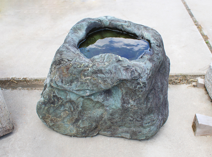 Buy Shikoku Chozubachi, Japanese Tsukubai Water Basin for sale - YO03010346