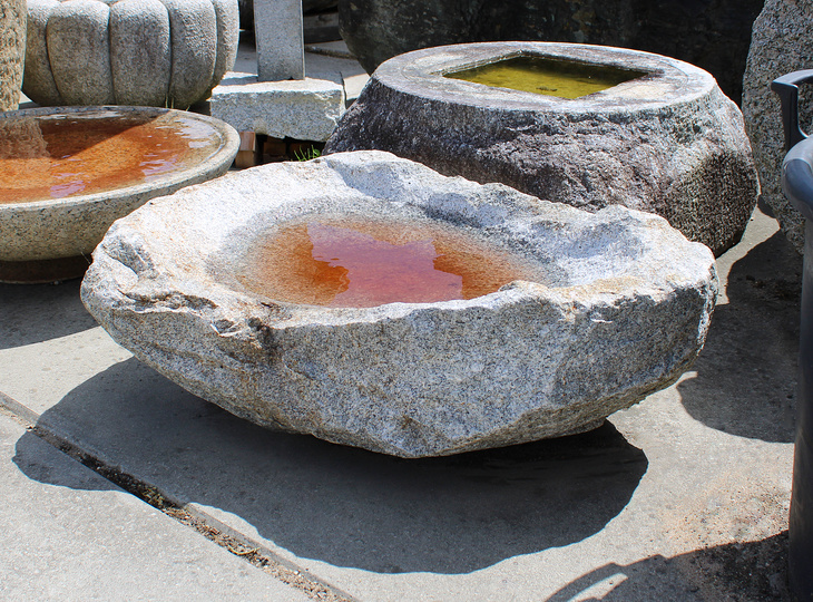 Buy Tennenzubachi Chozubachi, Japanese Tsukubai Water Basin for sale - YO03010339