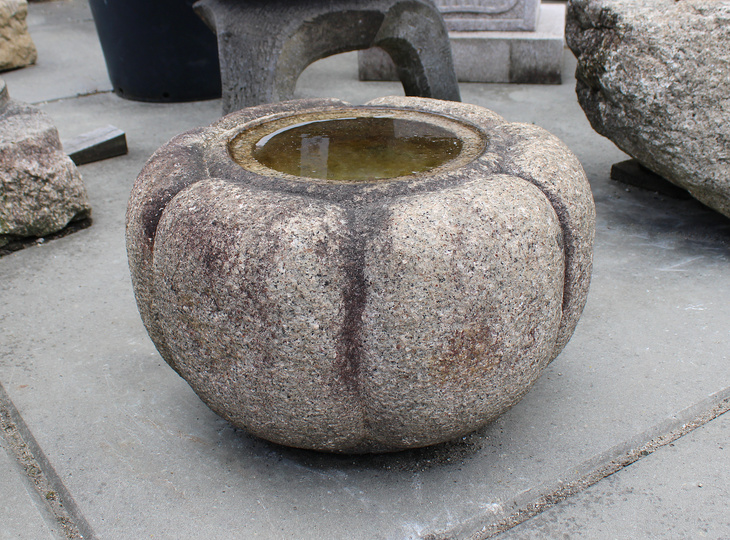 Kiku Chozubachi, Japanse Tsukubai Waterornament - YO03010393