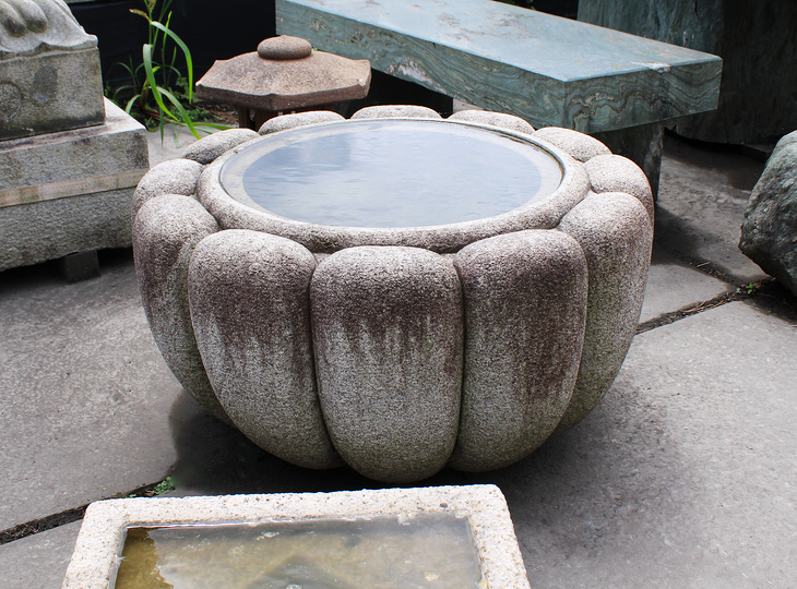 Kiku Chozubachi, Japanse Tsukubai Waterornament - YO03010406