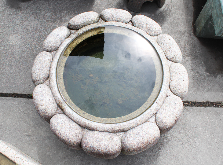 Kiku Chozubachi, Japanse Tsukubai Waterornament - YO03010406
