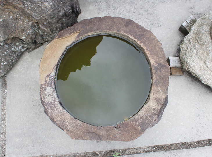 Kimachi Shizen-seki Chozubachi, Japanse Tsukubai Waterornament - YO03010380