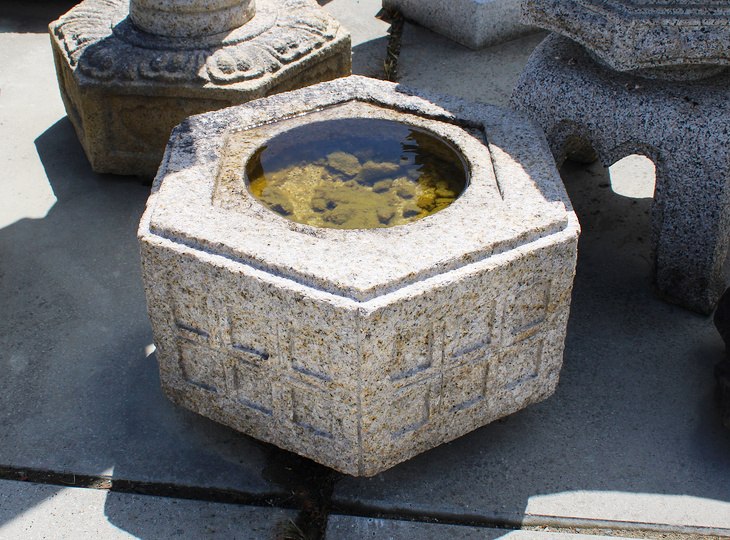 Rokkakukei Chozubachi, Japanse Tsukubai Waterornament - YO03010336