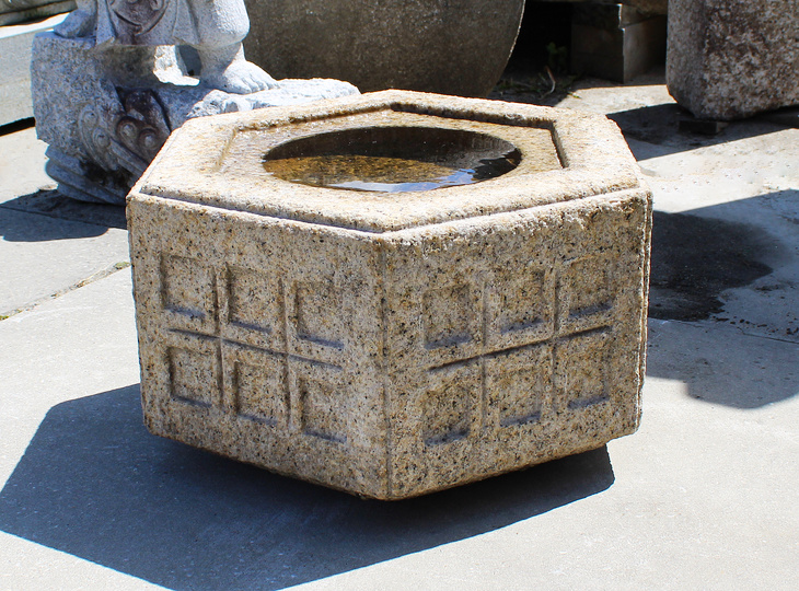 Rokkakukei Chozubachi, Japanse Tsukubai Waterornament - YO03010351