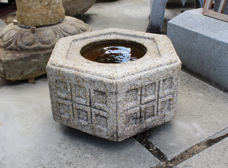 Rokkakukei Chozubachi, Japanse Tsukubai Waterornament - YO03010358