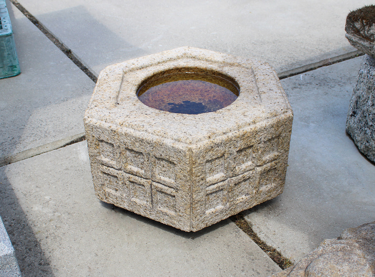 Rokkakukei Chozubachi, Japanse Tsukubai Waterornament - YO03010358