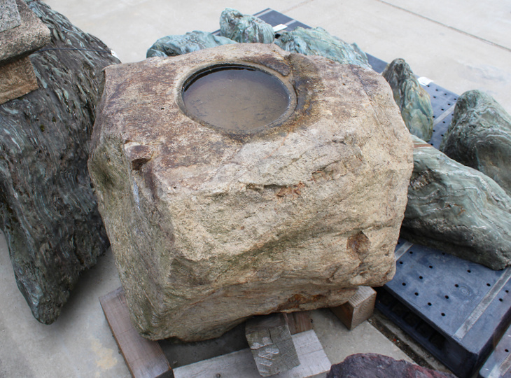 Tate-ishi Chozubachi, Japanse Tsukubai Waterornament - YO03010381