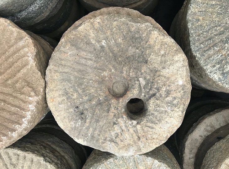 Ishiusu, Antique Milling Stones, Small - YO05020008