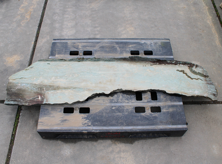 Shikoku Kutsunugi-ishi, Japanese Stepping Stone - YO05010165