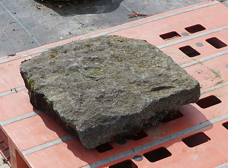 Yase Makkuro Stepping Stone, Japanese Stepping Stone - YO05010040