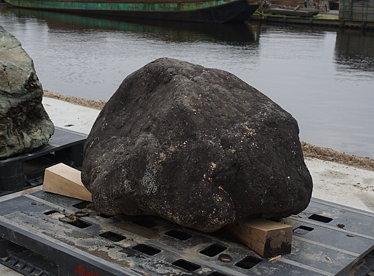 Benikamo Stone, Japanese Ornamental Rock - YO06010231