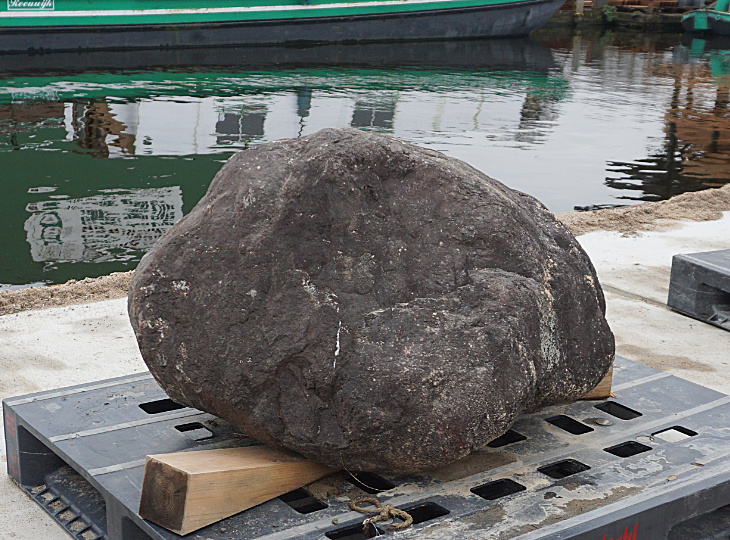 Benikamo Stone, Japanese Ornamental Rock - YO06010231