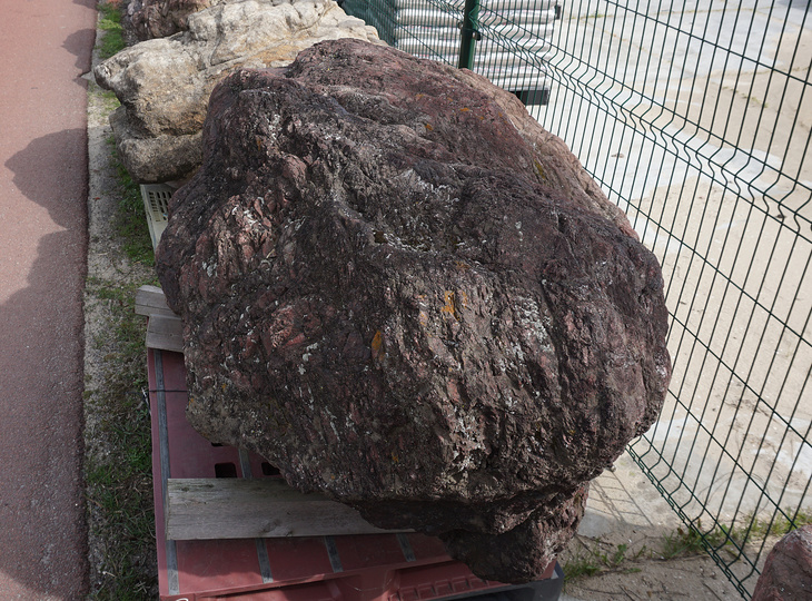 Benikamo Stone, Japanese Ornamental Rock - YO06010374