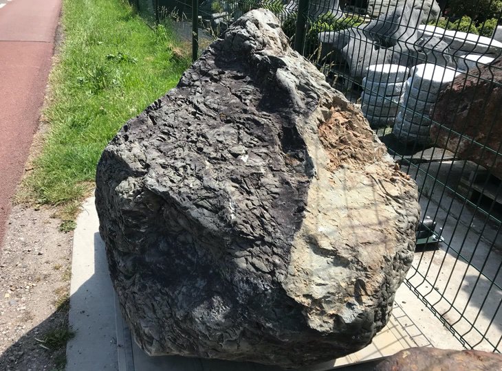 Ibiguro Stone, Japanese Ornamental Rock - YO06010091