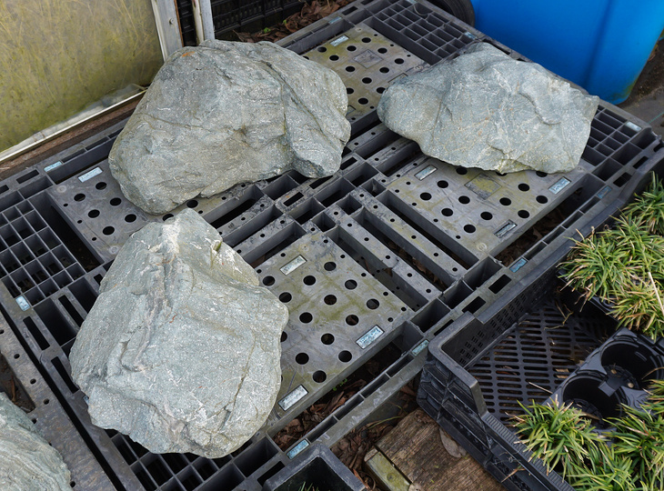 Ibiguro Stone Sanzonseki Set, Japanese Ornamental Rocks - YO06010521