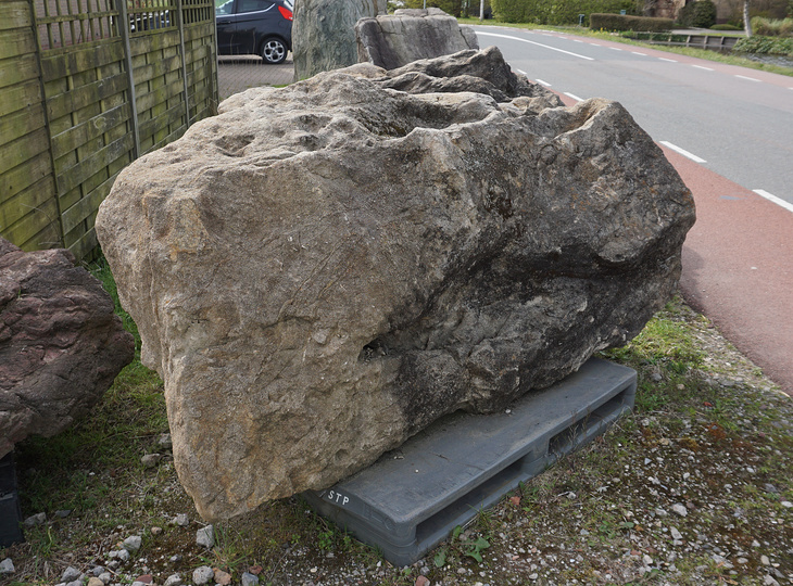 Kimachi Stone, Japanese Ornamental Rock - YO06010378