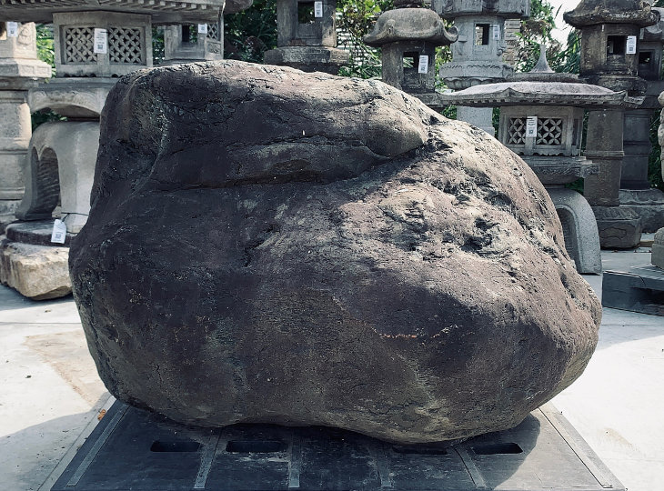 Makkuro Stone, Japanese Ornamental Rock - YO06010181