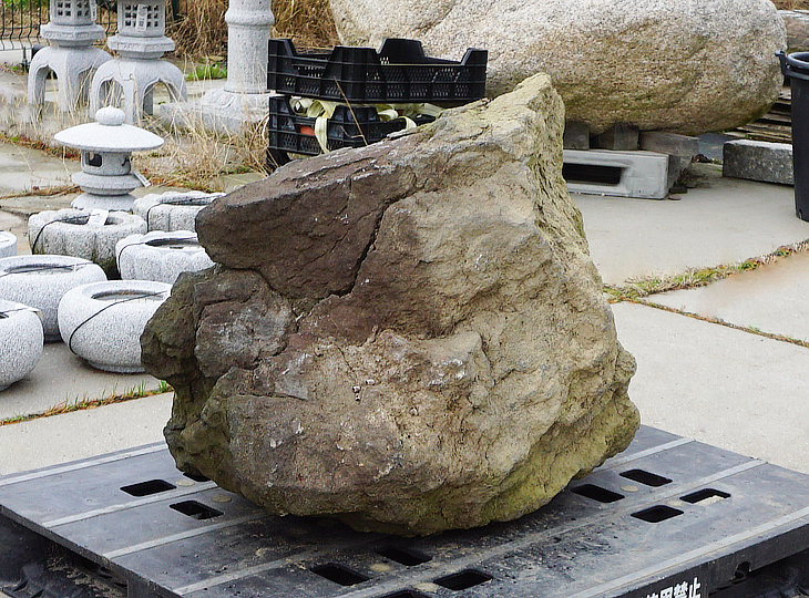 Makkuro Stone, Japanese Ornamental Rock - YO06010344