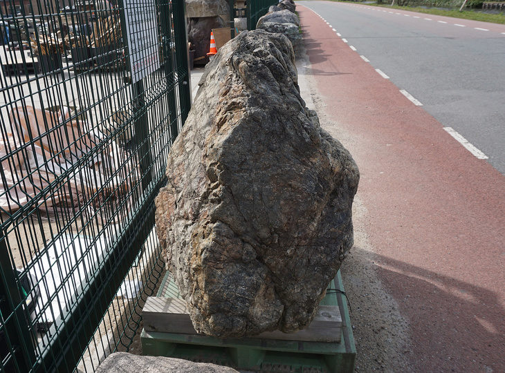 Sanbaseki Stone, Japanese Ornamental Rock - YO06010370