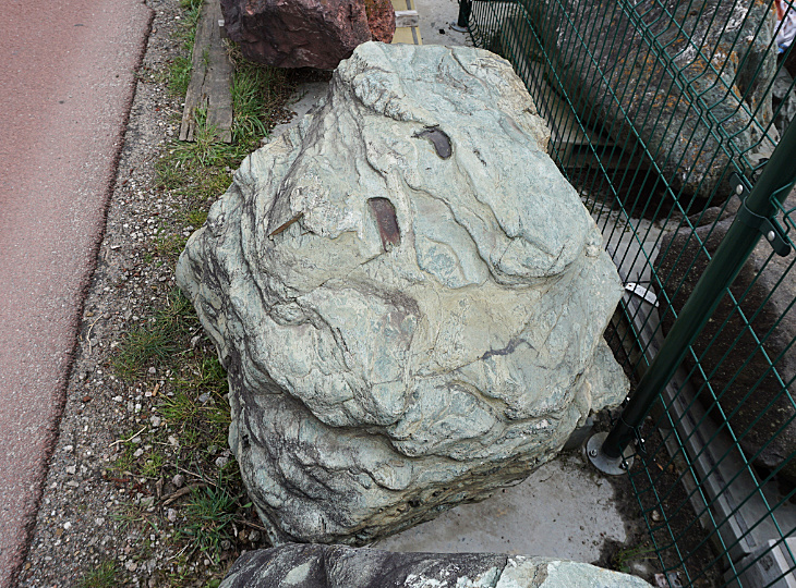 Shikoku Stone, Japanese Ornamental Rock - YO06010308