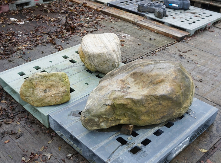 Tora Stone Sanzonseki Set, Japanese Ornamental Rocks - YO06010476