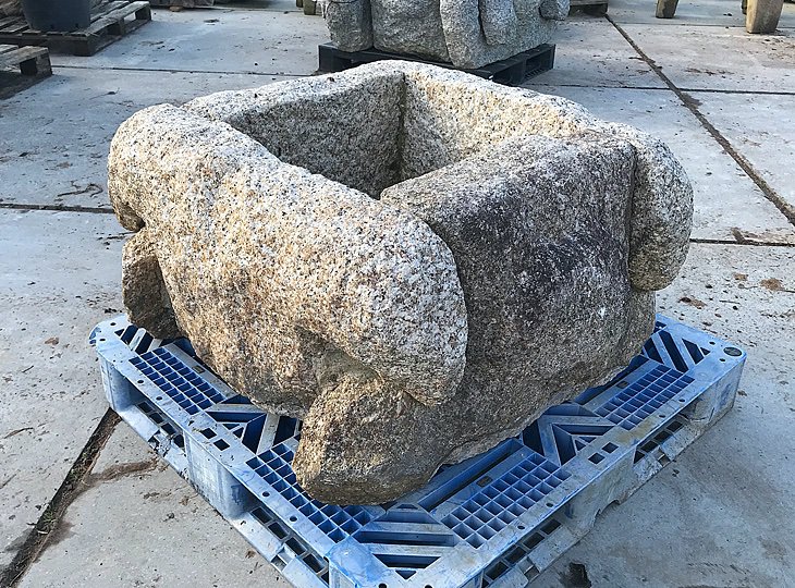 Izutsu, Japanese Stone Well Enclosure - YO07010013