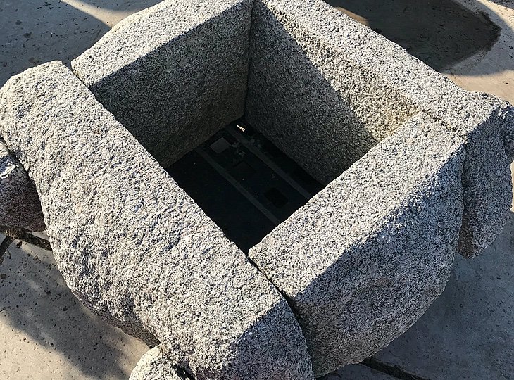 Izutsu, Japanese Stone Well Enclosure - YO07010014